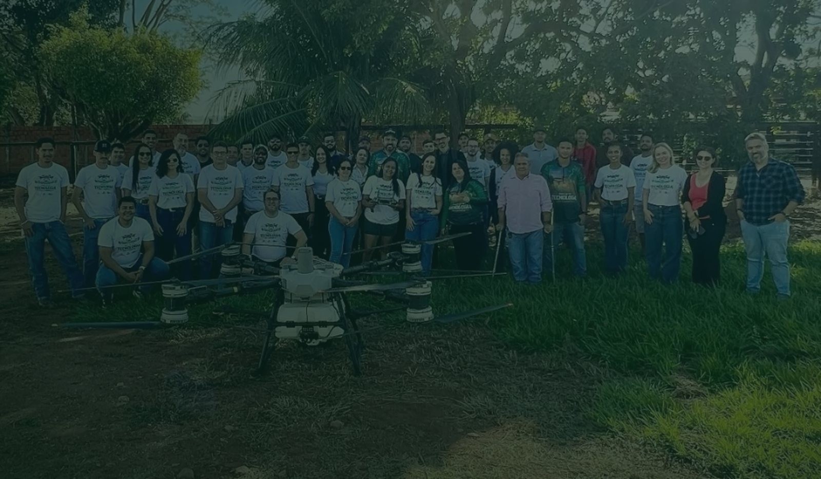 Aprenda a operar drones agrícolas com quem está no campo